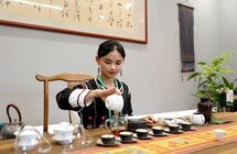 依靠好生态 捧上金饭碗 “非遗+茶产业”助力五指山乡村振兴